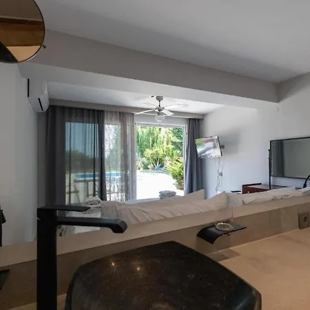 Gyra - Seaview Fivos With Private Pool